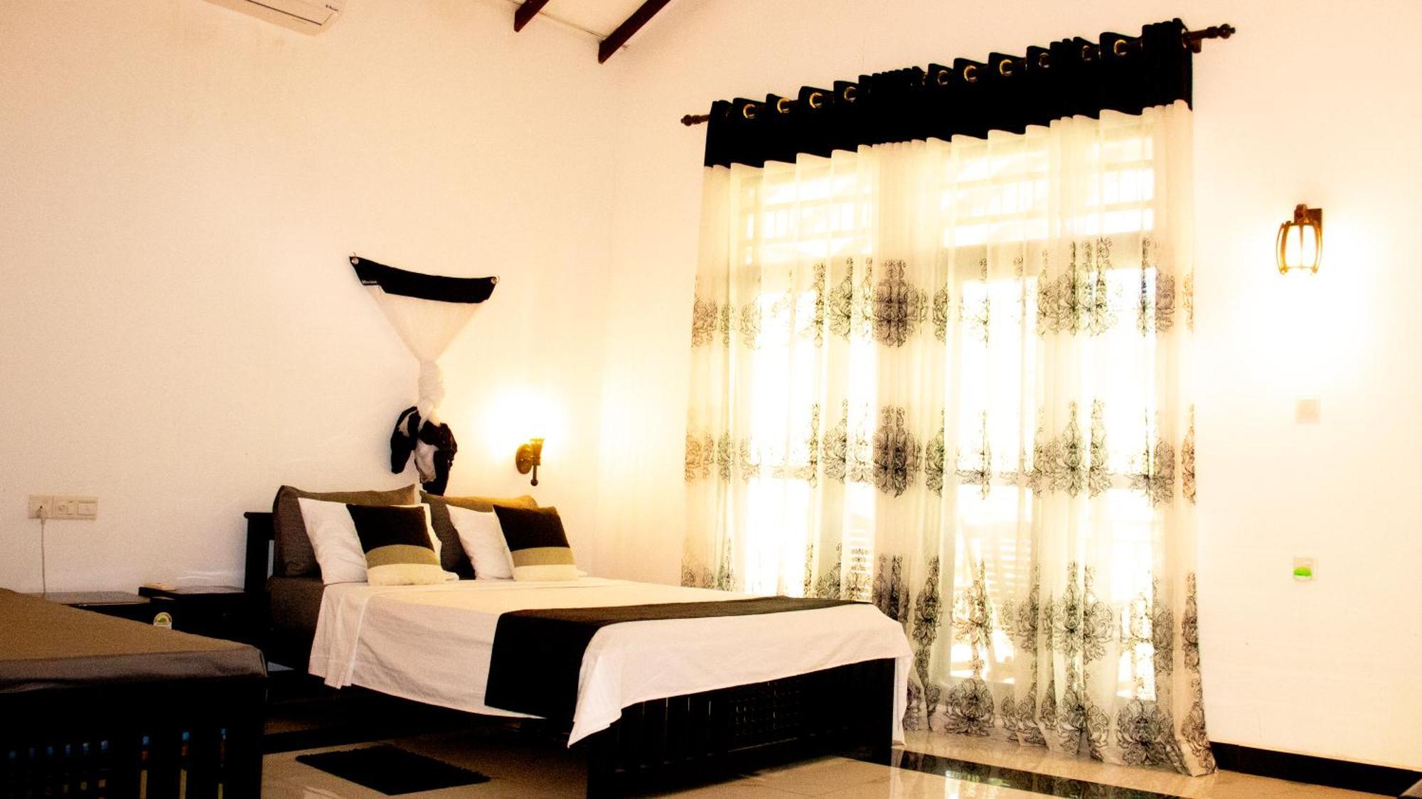 Yala Safari River View Hotel Tissamaharama Kültér fotó