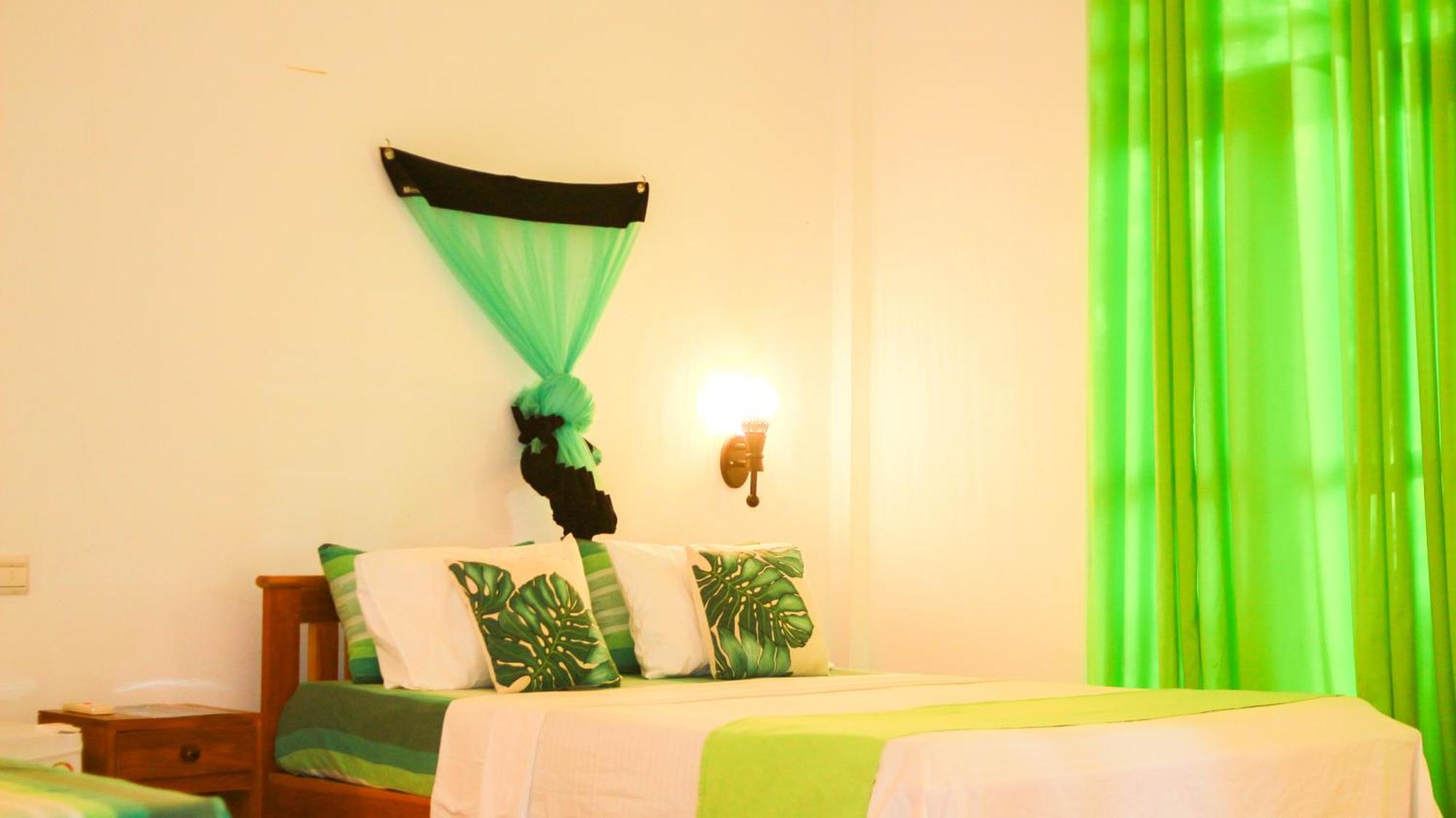Yala Safari River View Hotel Tissamaharama Kültér fotó